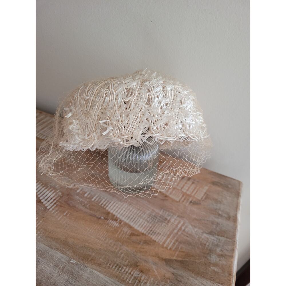 Vintage Cream Pillbox Hat with Netting - Picture 6 of 6